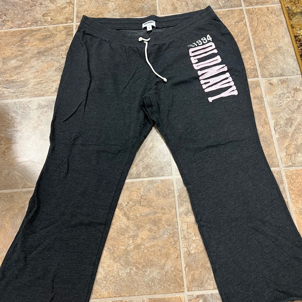 Women’s Old Navy dark gray sweats, size 2X